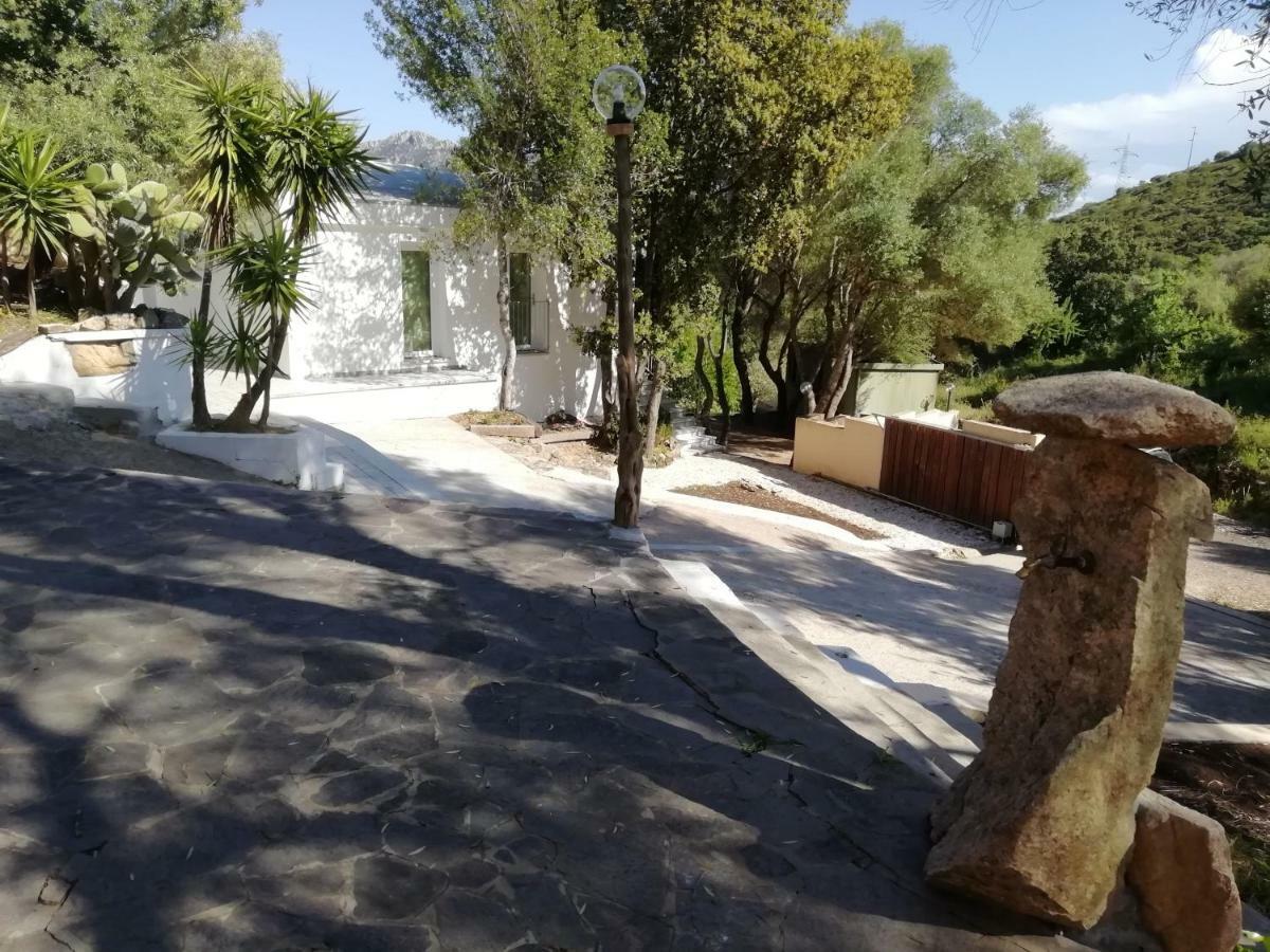 In Campagna Da Nino Hotel Олбия Екстериор снимка